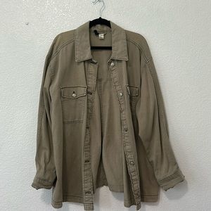 h&m • green button down